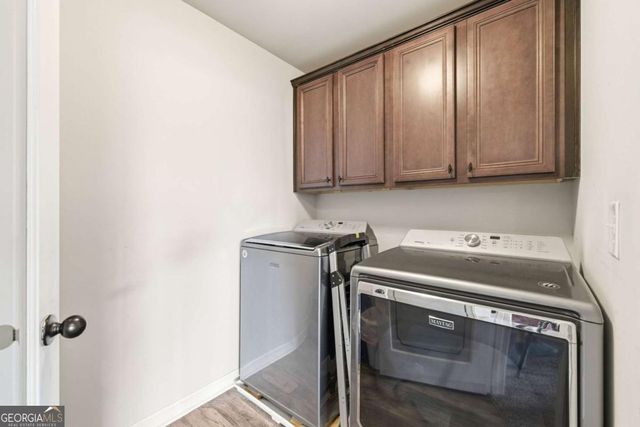 5821 Park Point, Flowery Branch, GA 30542