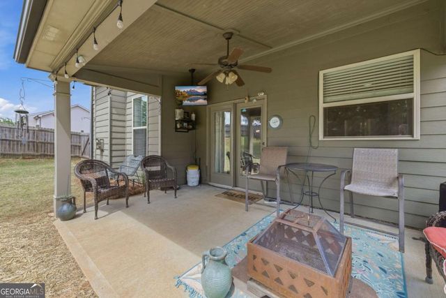 5821 Park Point, Flowery Branch, GA 30542