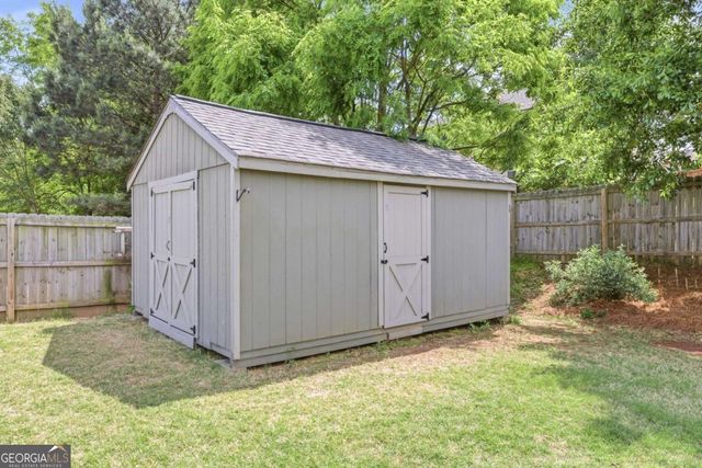 5821 Park Point, Flowery Branch, GA 30542