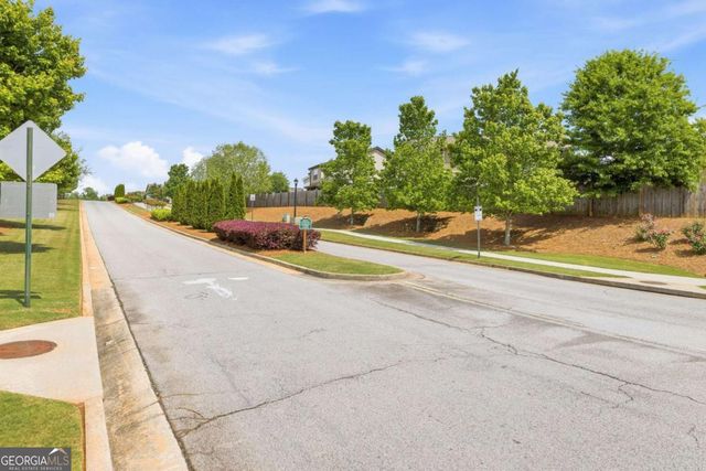5821 Park Point, Flowery Branch, GA 30542