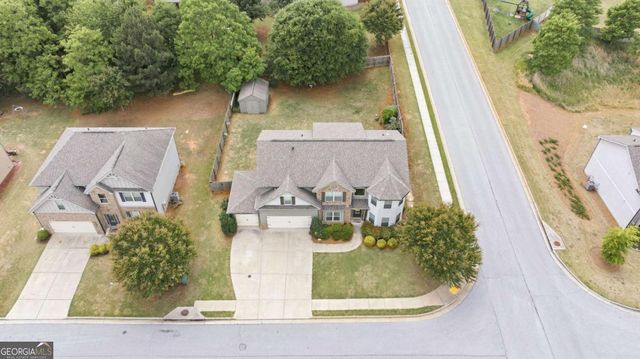 5821 Park Point, Flowery Branch, GA 30542