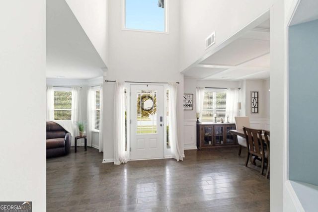 5821 Park Point, Flowery Branch, GA 30542