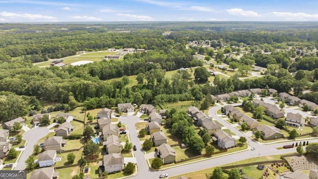 5821 Park Point, Flowery Branch, GA 30542