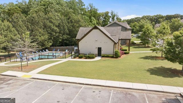 5821 Park Point, Flowery Branch, GA 30542