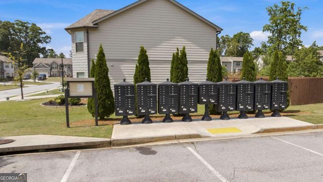 5821 Park Point, Flowery Branch, GA 30542