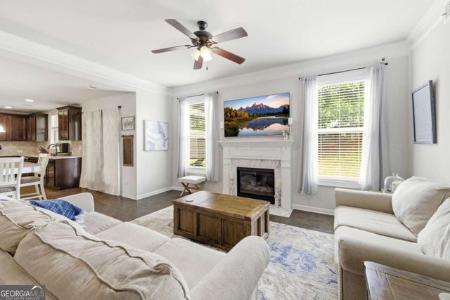 5821 Park Point, Flowery Branch, GA 30542