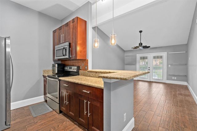 155 N PEARL LAKE CAUSEWAY 208, Altamonte Springs, FL 32714