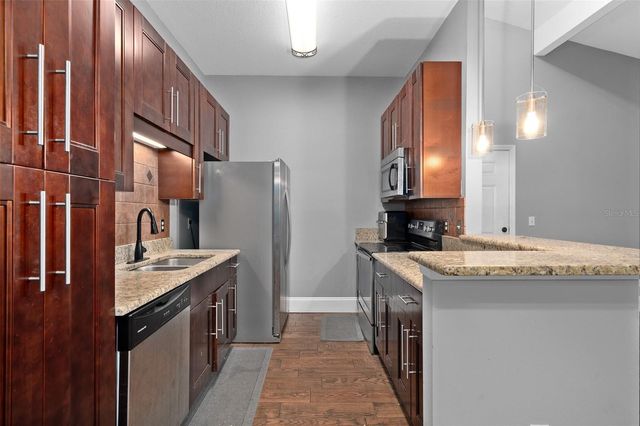 155 N PEARL LAKE CAUSEWAY 208, Altamonte Springs, FL 32714