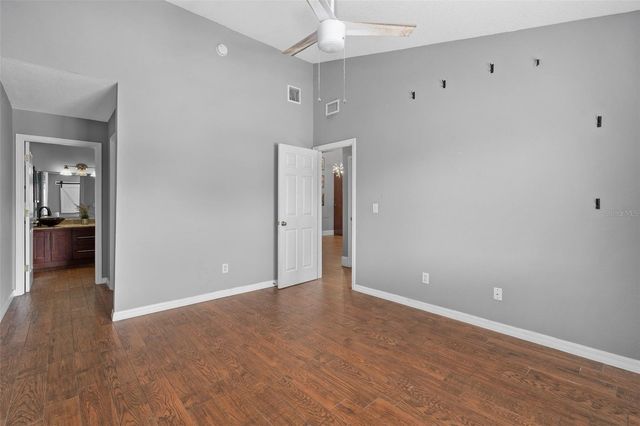 155 N PEARL LAKE CAUSEWAY 208, Altamonte Springs, FL 32714