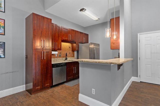 155 N PEARL LAKE CAUSEWAY 208, Altamonte Springs, FL 32714