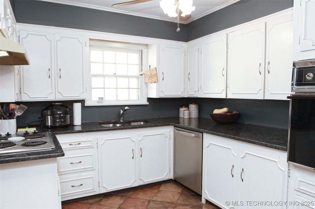 517 S Quebec Avenue, Tulsa, OK 74112