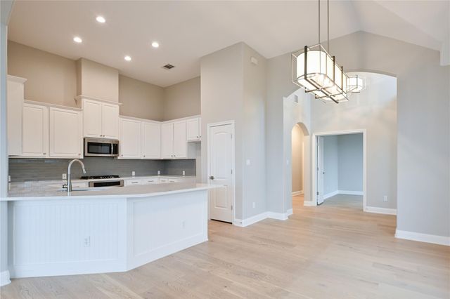 232 Sunrise Ridge LOOP, Austin, TX 78738