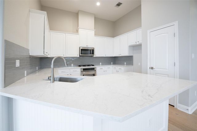 232 Sunrise Ridge LOOP, Austin, TX 78738