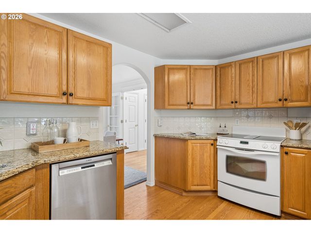 20920 S RIDGE Rd, Oregon City, OR 97045