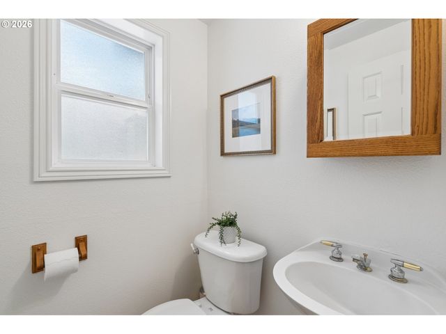 20920 S RIDGE Rd, Oregon City, OR 97045