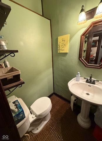 108 W Madison Street, Alexandria, IN 46001