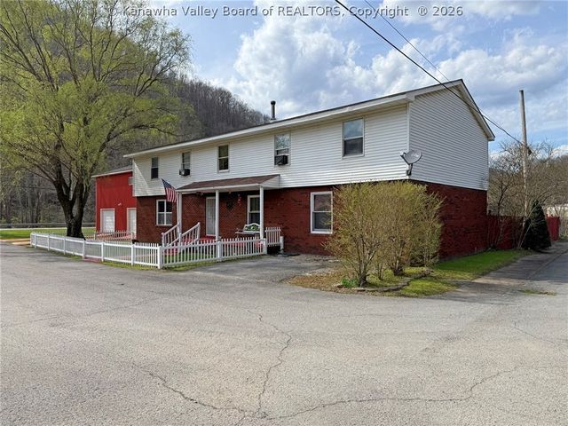 41 Flat Top Camp Road, Wharton, WV 25208