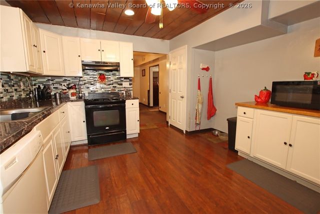 41 Flat Top Camp Road, Wharton, WV 25208