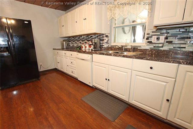 41 Flat Top Camp Road, Wharton, WV 25208