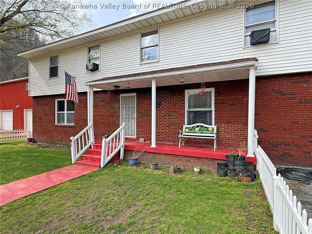 41 Flat Top Camp Road, Wharton, WV 25208