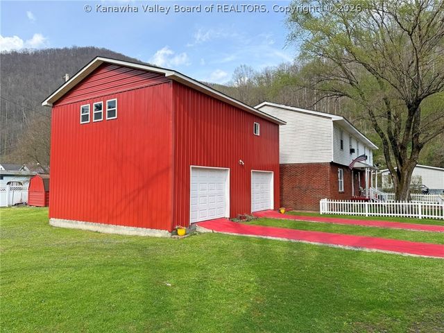 41 Flat Top Camp Road, Wharton, WV 25208