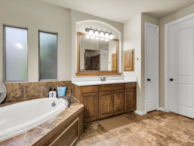 214 Crestbrook Drive, Rockwall, TX 75087