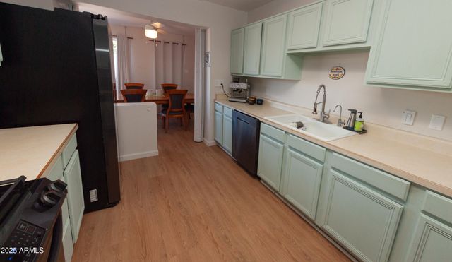 1326 E EARLL Drive, Phoenix, AZ 85014