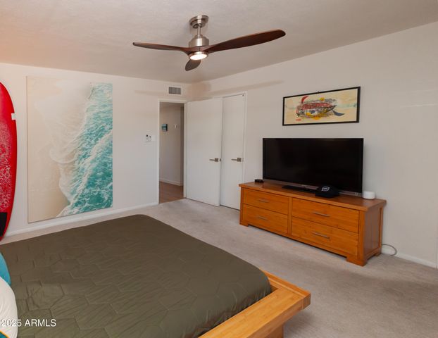 1326 E EARLL Drive, Phoenix, AZ 85014