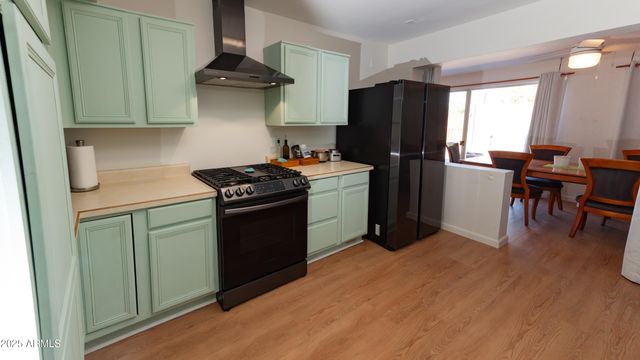 1326 E EARLL Drive, Phoenix, AZ 85014