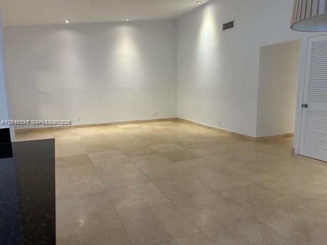 21220 Harbor Way 221-22, Aventura, FL 33180