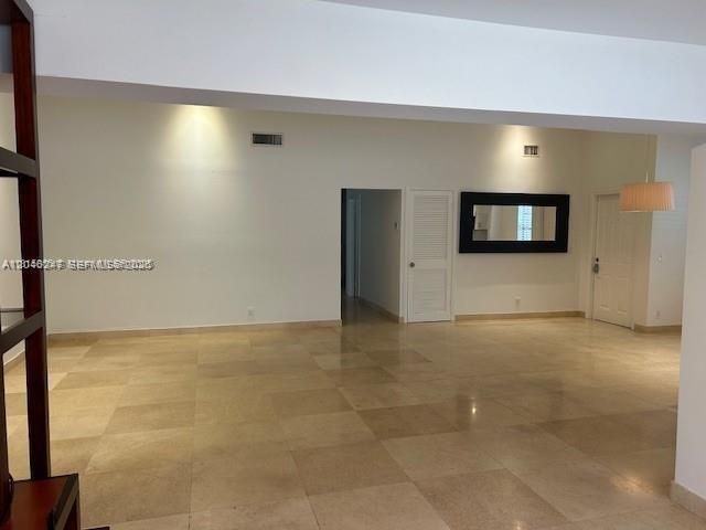21220 Harbor Way 221-22, Aventura, FL 33180