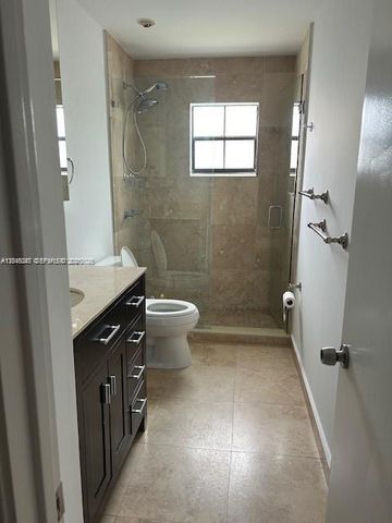 21220 Harbor Way 221-22, Aventura, FL 33180