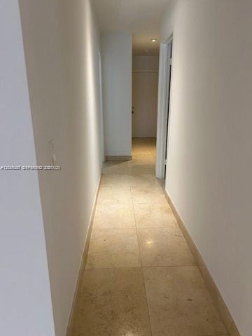 21220 Harbor Way 221-22, Aventura, FL 33180