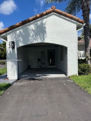 21220 Harbor Way 221-22, Aventura, FL 33180