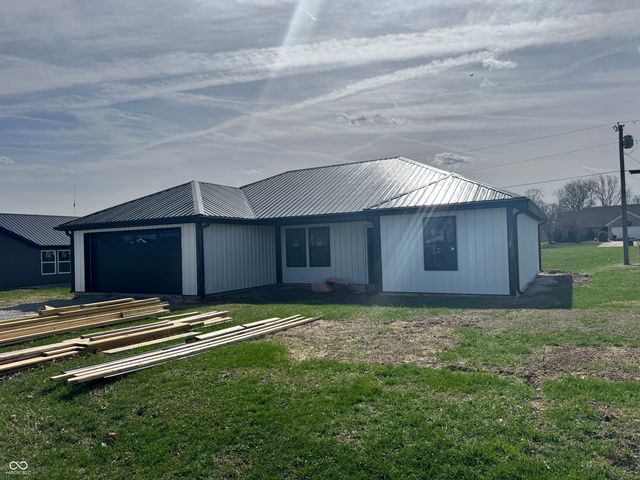 404 E College Street, Bainbridge, IN 46105