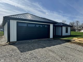 404 E College Street, Bainbridge, IN 46105