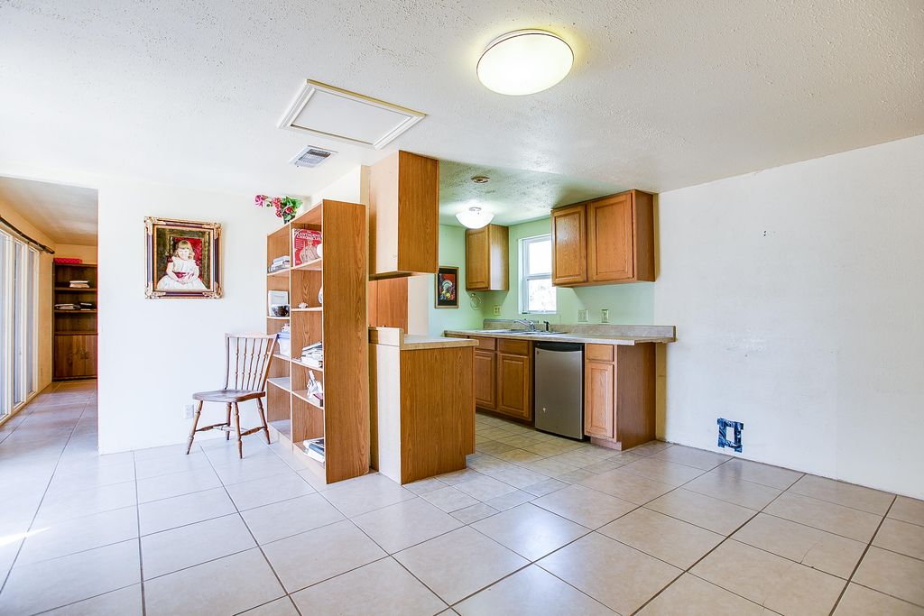 Image 17 of property listing at 1105 N Van Buren Street, San Angelo, TX 76901