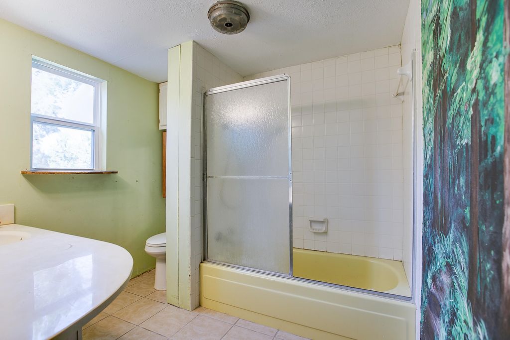 Image 20 of property listing at 1105 N Van Buren Street, San Angelo, TX 76901