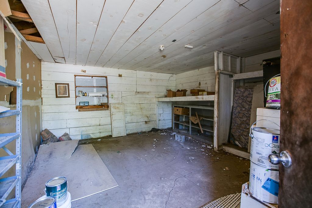 Image 25 of property listing at 1105 N Van Buren Street, San Angelo, TX 76901