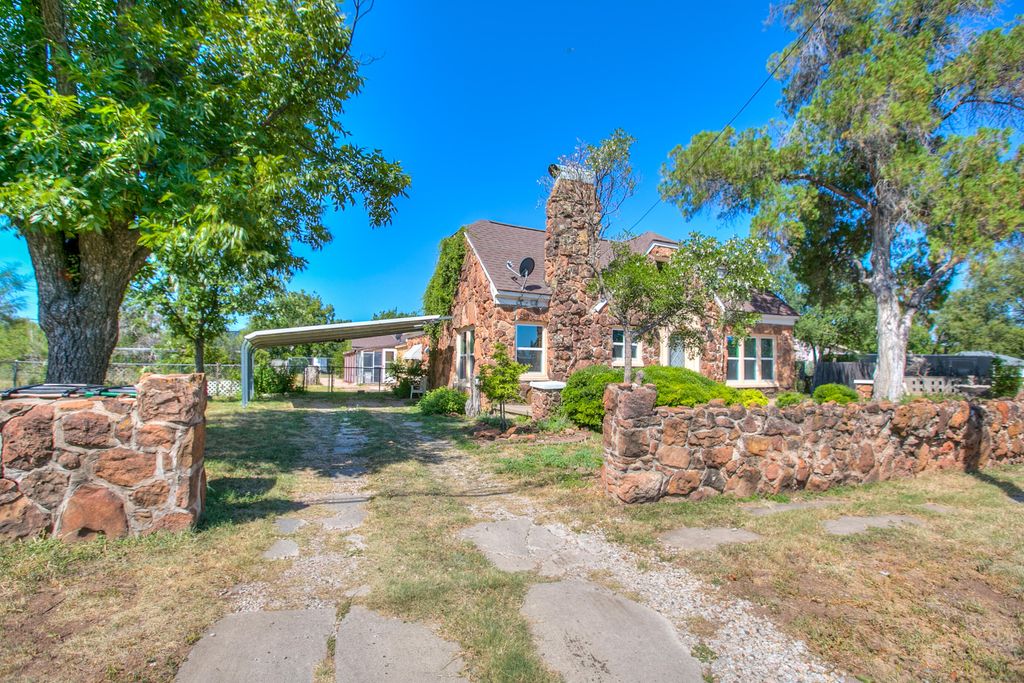 Image 36 of property listing at 1105 N Van Buren Street, San Angelo, TX 76901