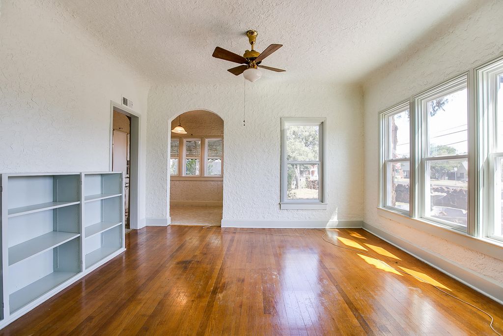 Image 4 of property listing at 1105 N Van Buren Street, San Angelo, TX 76901