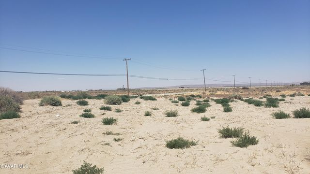 80 E 80 Street, Lancaster, CA 93535