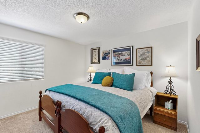 1724 COOKE CANYON Drive NW, Albuquerque, NM 87120