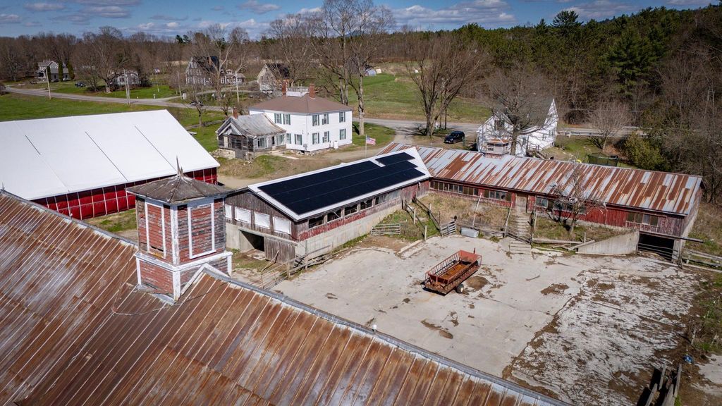 Image 11 of property listing at 529 NH Route 10, Piermont, NH 03779