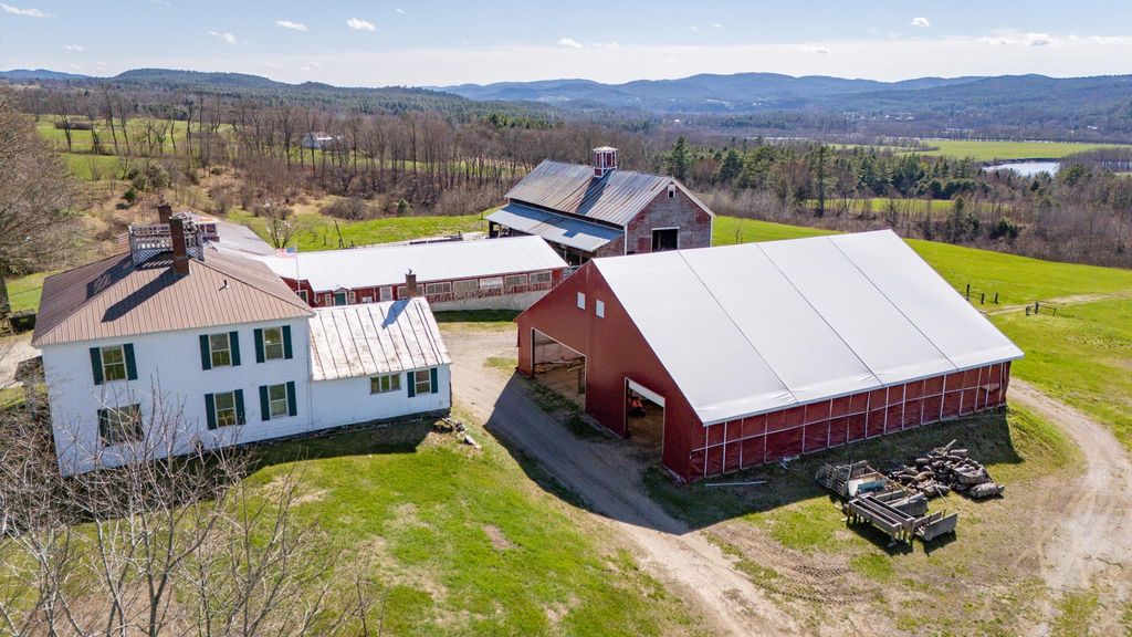 Image 3 of property listing at 529 NH Route 10, Piermont, NH 03779