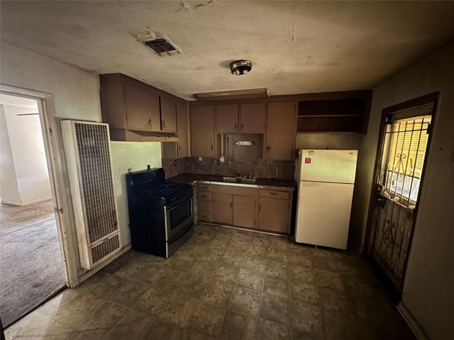 7736 Bretshire Drive, Houston, TX 77016