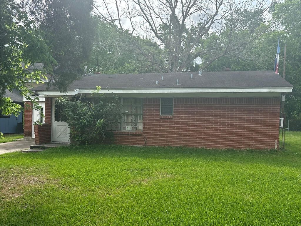 7736 Bretshire Drive, Houston, TX 77016