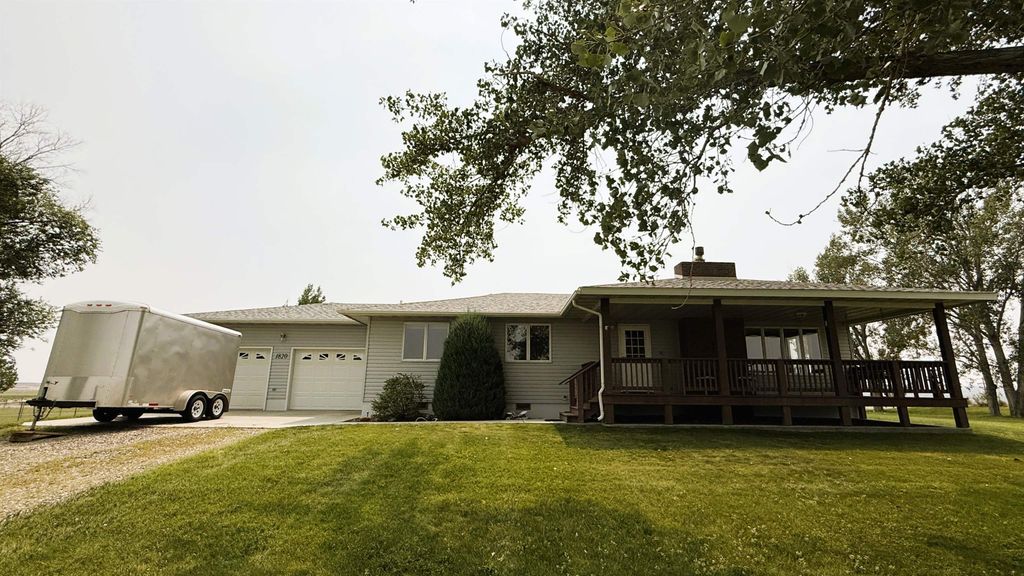 1820 Sugar Ln, Worland, WY 82401 photo 2