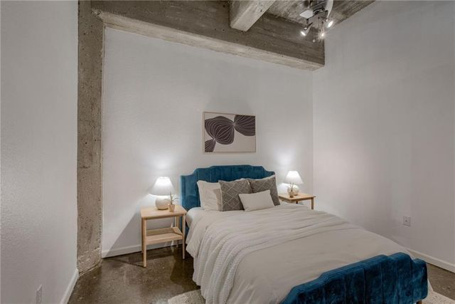 321 W 7th Street 306, Kansas City, MO 64105