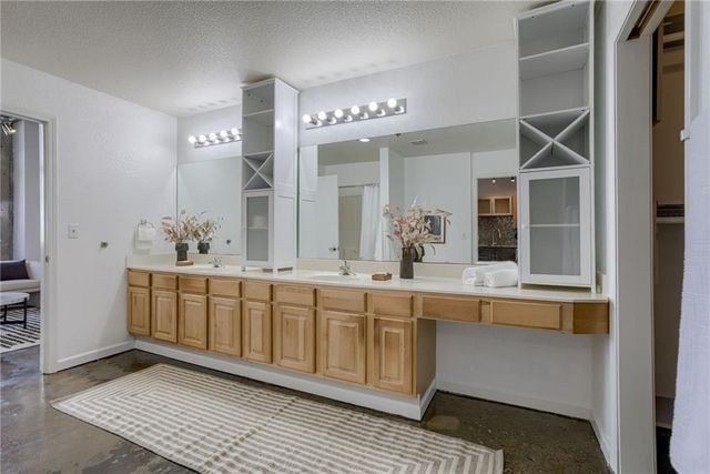 321 W 7th Street 306, Kansas City, MO 64105